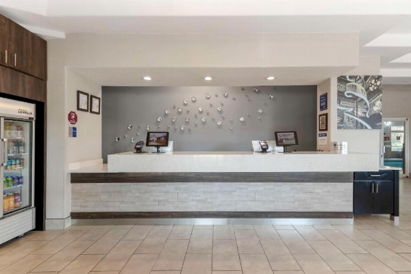 Best Western Plus Des Moines West Inn And Suites image 11