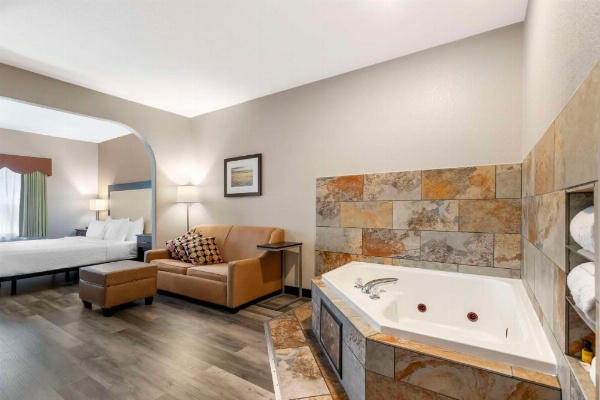 Best Western Plus Des Moines West Inn And Suites image 22