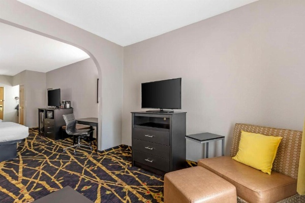 Best Western Plus Des Moines West Inn And Suites image 29
